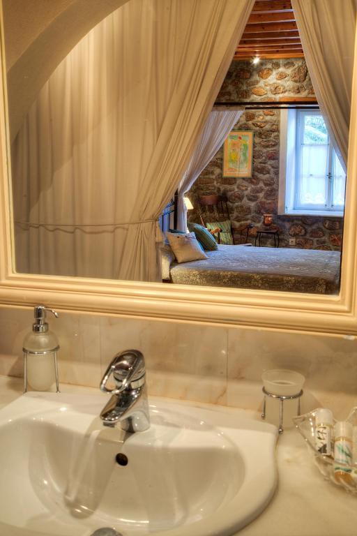Nereids Guesthouse イドラ エクステリア 写真